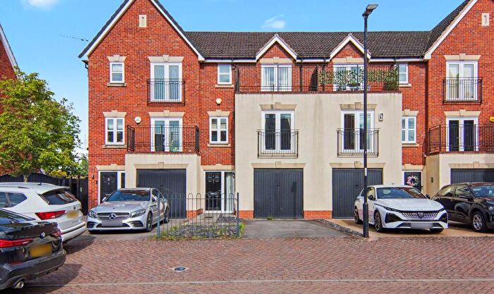 3 Bedroom Town House For Sale In Pelham Bend, Coventry, CV4