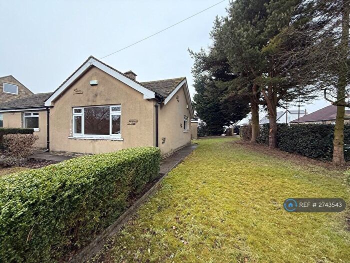 3 Bedroom Bungalow To Rent In Rooley Crescent, Bradford, BD6