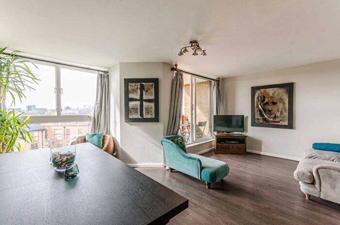2 Bedroom Flat For Sale In Leeward Court, St Katharine Docks, London, E1W
