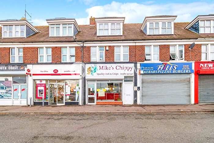 2 Bedroom Flat To Rent In Midanbury Broadway, Witts Hill, Southampton, Hampshire, SO18