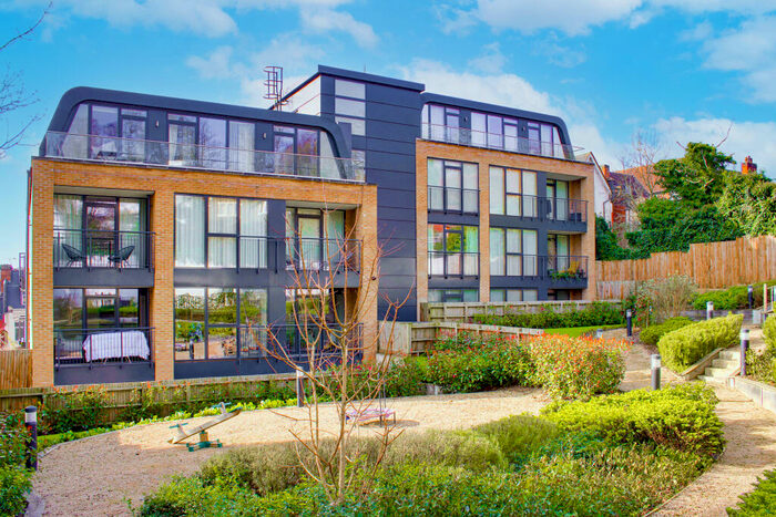 2 Bedroom Apartment To Rent In Aspects, Muswell Hill, London, N10