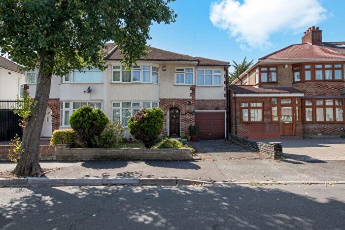 3 Bedroom Semi-Detached House For Sale In Kingshill Drive, Harrow, HA3