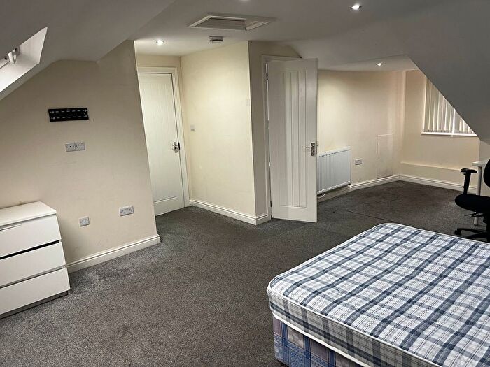 6 Bedroom Detached House To Rent In Derby Grove, Nottingham, NG7