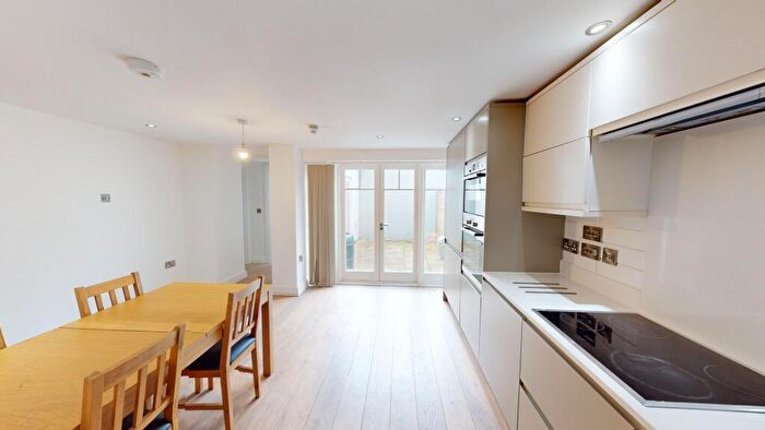 3 Bedroom Flat To Rent In A Borough Street, Brighton, BN1