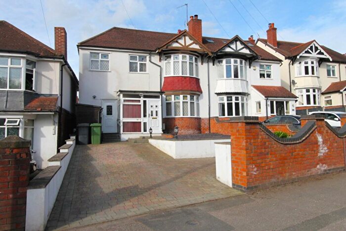 3 Bedroom Semi Detached House For Sale In Stourbridge Road, Kidderminster, DY10