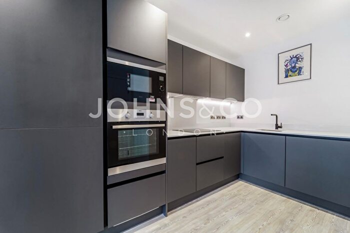 1 Bedroom Flat To Rent In Kew Bridge Rise, Kew Bridge, London, TW8
