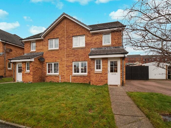 3 Bedroom Semi-Detached House For Sale In Moorpark Square, Renfrew, Renfrewshire, PA4