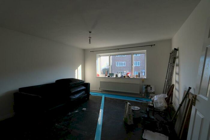 2 Bedroom Apartment To Rent In Ridgeway Road, Redhill, RH1