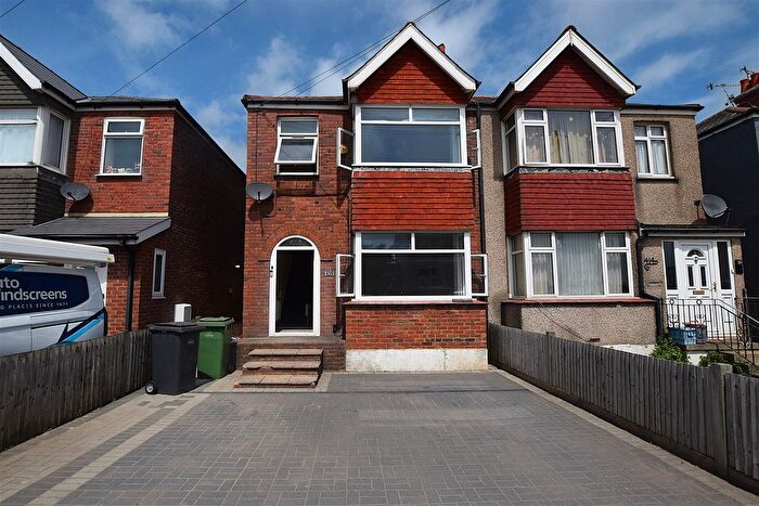 3 Bedroom Semi-Detached House To Rent In Bexhill Road, St. Leonards-On-Sea, TN38