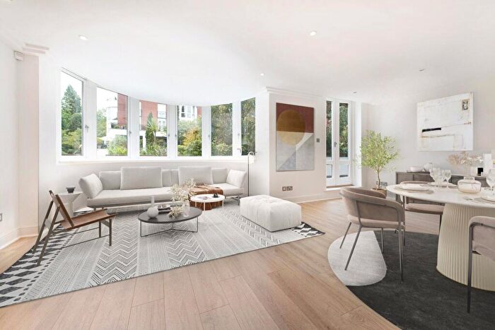 3 Bedroom Apartment For Sale In Kidderpore Avenue, London, NW3