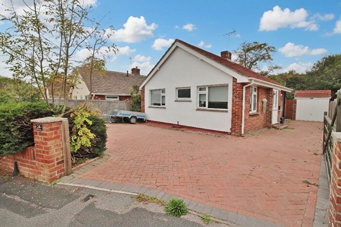 2 Bedroom Detached Bungalow For Sale In Trosnant Road, Havant, PO9