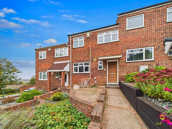 3 Bedroom Terraced House For Sale In Upper Park Road, Belvedere, Kent, DA17