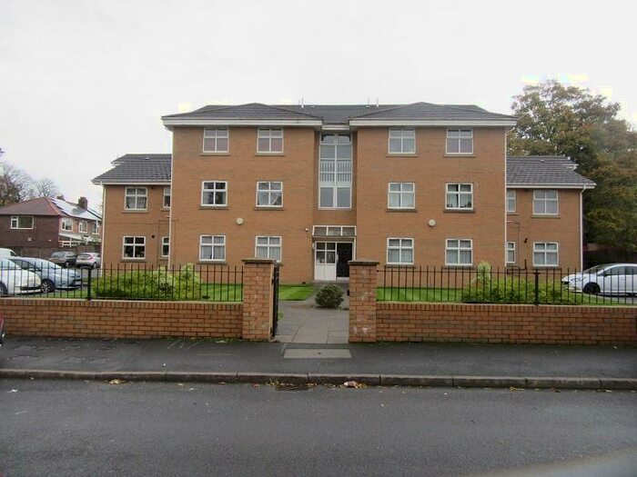 2 Bedroom Flat To Rent In Cotterdale Close, Whalley Range, Manchester., M16