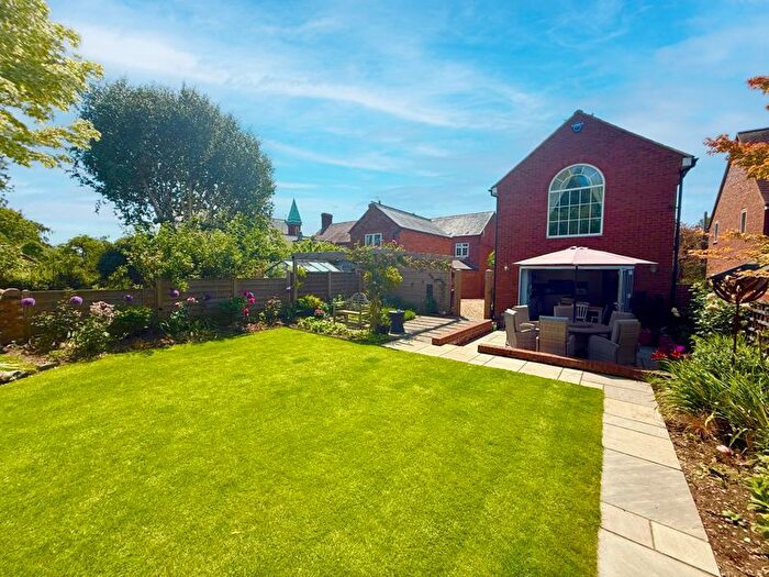 5 Bedroom Detached House For Sale In High Street South, Stewkley, LU7