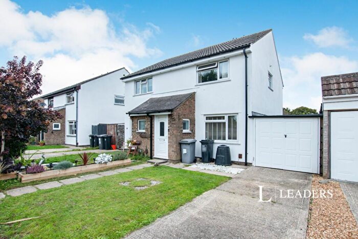2 Bedroom House To Rent In Bucklers Way, BH8