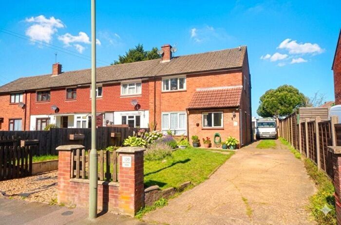 3 Bedroom Semi Detached House For Sale In Mitcham Road, Camberley, Surrey, GU15