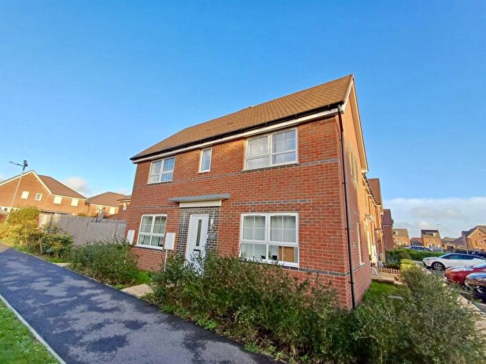 3 Bedroom Semi Detached House For Sale In Robin Lane, Peacehaven, BN10
