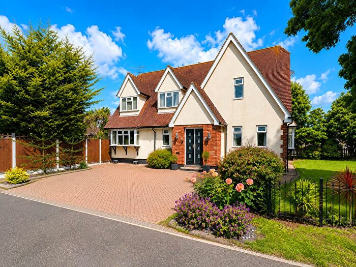5 Bedroom Detached House For Sale In Harewood Avenue, Essex, SS4
