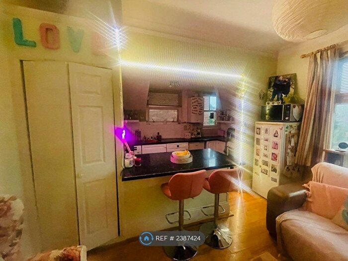 2 Bedroom Flat To Rent In Colebrooke Road, Bexhill-On-Sea, TN39