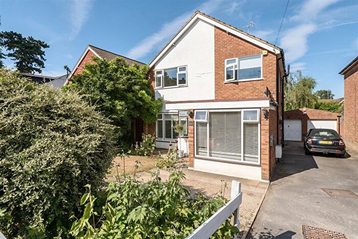 4 Bedroom Detached House For Sale In Clay Lane, Bushey Heath, Bushey, WD23