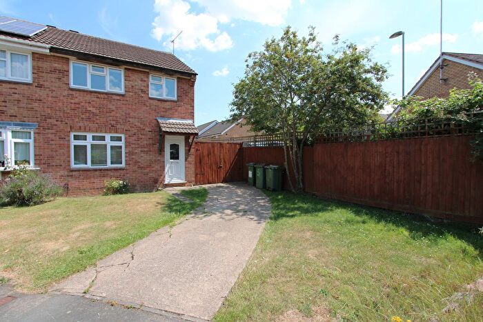 3 Bedroom Semi-Detached House To Rent In Beck Close, Leicester, LE2