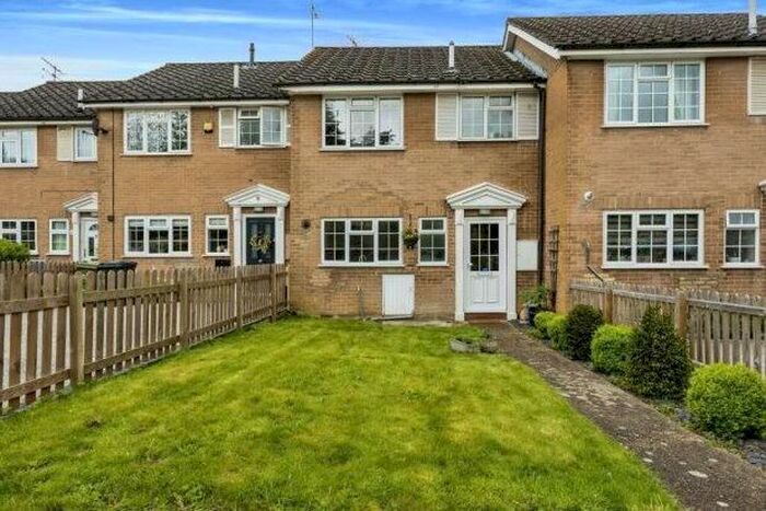 3 Bedroom Property To Rent In Regalfield Close, Guildford, GU2