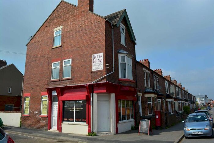 3 Bedroom Flat To Rent In Denison Road, Selby YO8