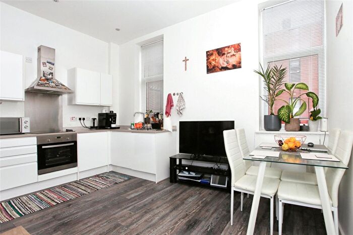 2 Bedroom Flat For Sale In Vicarage Farm Road, Peterborough, Cambridgeshire, PE1