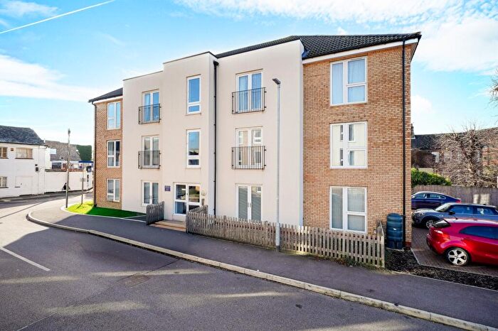2 Bedroom Flat For Sale In Sidings Way, Dunstable, LU6