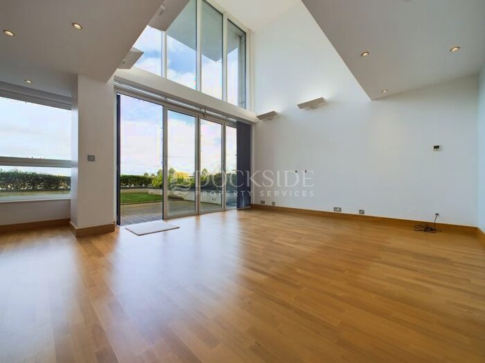 5 Bedroom Flat To Rent In Pier Road, Gillingham, ME7