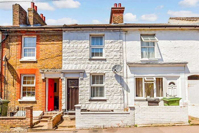 2 Bedroom Terraced House For Sale In Peel Street, Maidstone, Kent, ME14