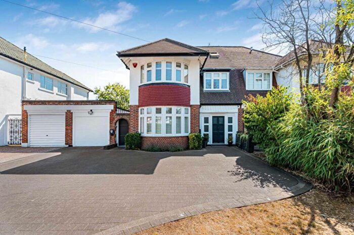 5 Bedroom Semi-Detached House For Sale In Heddon Court Avenue, Cockfosters, EN4