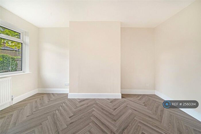 2 Bedroom Maisonette To Rent In Low Hall Lane, London, E17