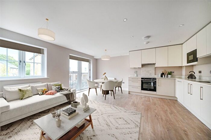 2 Bedroom Flat For Sale In Moor Lane, Staines-Upon-Thames, Surrey, TW18