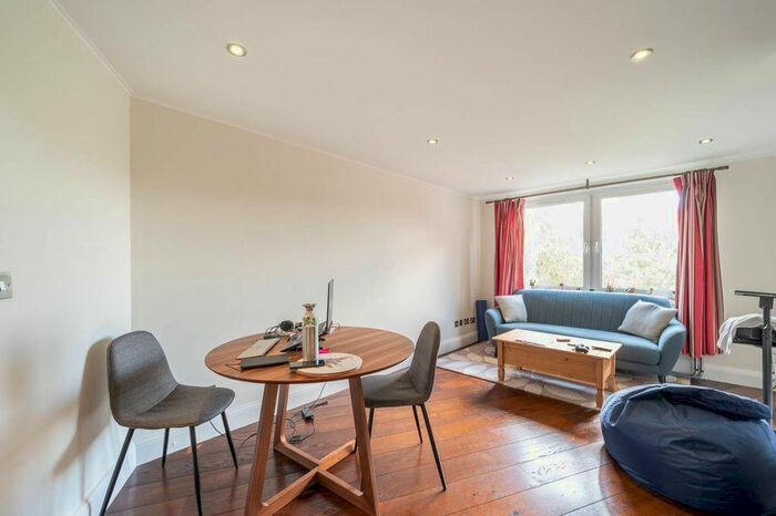 1 Bedroom Flat To Rent In St Quintin Gardens, North Kensington, London, W10
