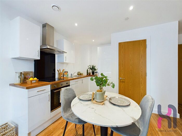 1 Bedroom Flat To Rent In Pomona Strand, Manchester, M16