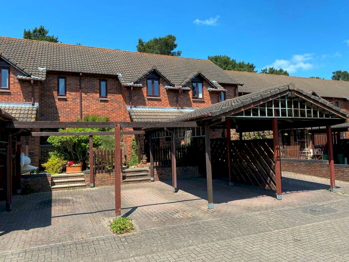 3 Bedroom Property To Rent In Bramble Walk, Lymington, SO41