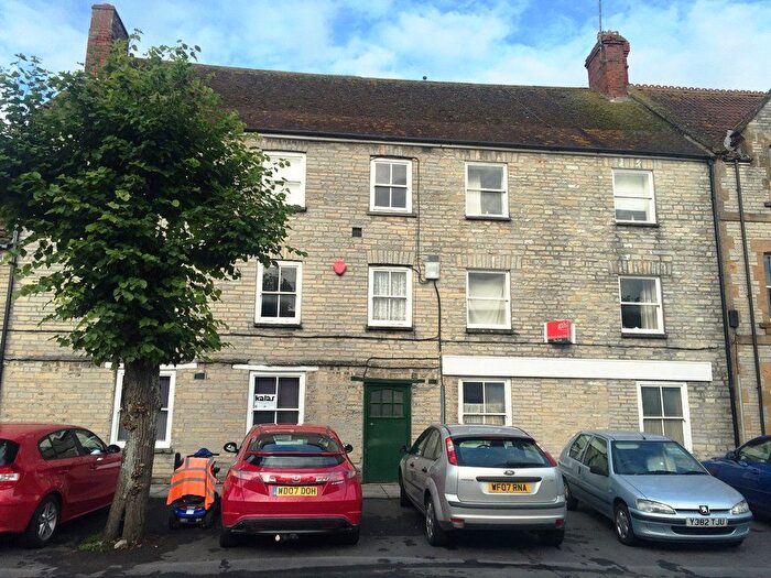 2 Bedroom Flat To Rent In Broad Street, Somerton, TA11