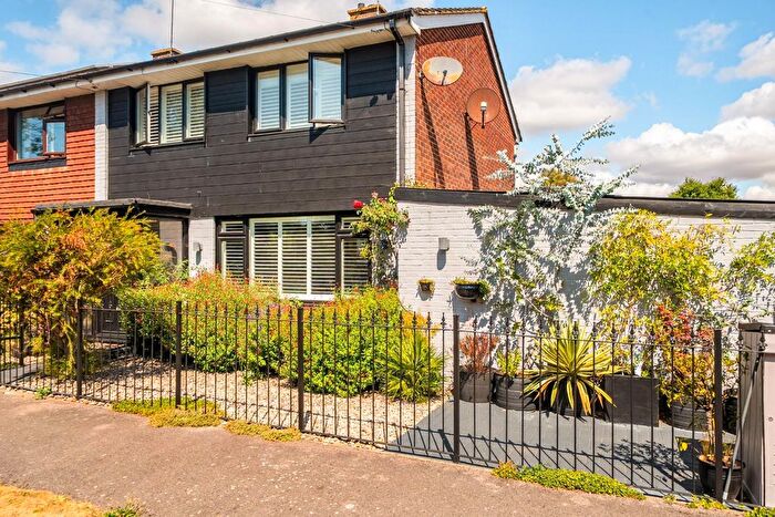3 Bedroom End Of Terrace House For Sale In Brookfield Close, Havant, PO9