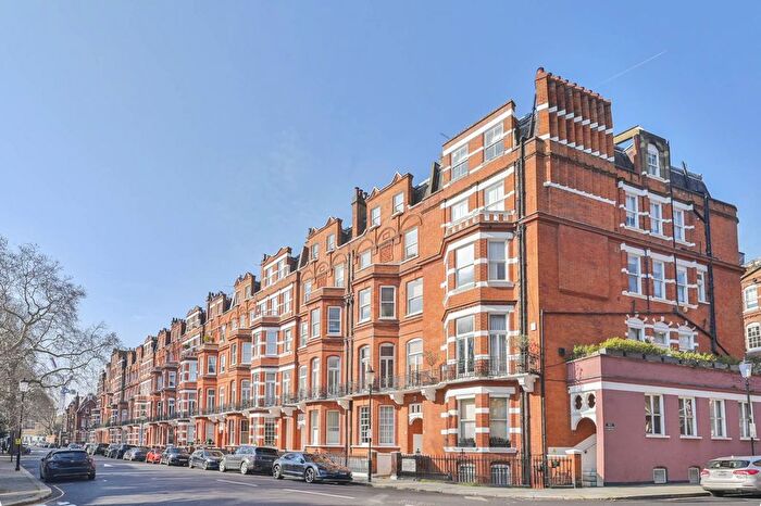 2 Bedroom Flat For Sale In X, Chelsea, London, SW3