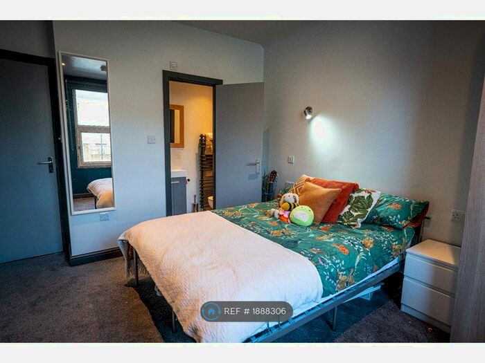 7 Bedroom Terraced House To Rent In Glanbrydan Avenue, Uplands, Swansea, SA2