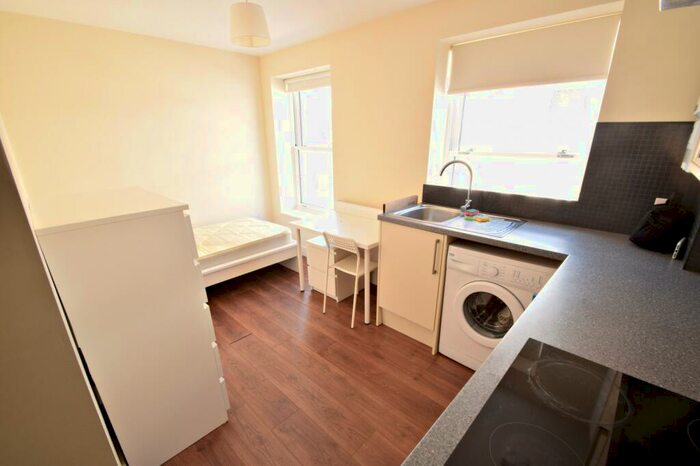 Flat To Rent In Bournemouth, BH1