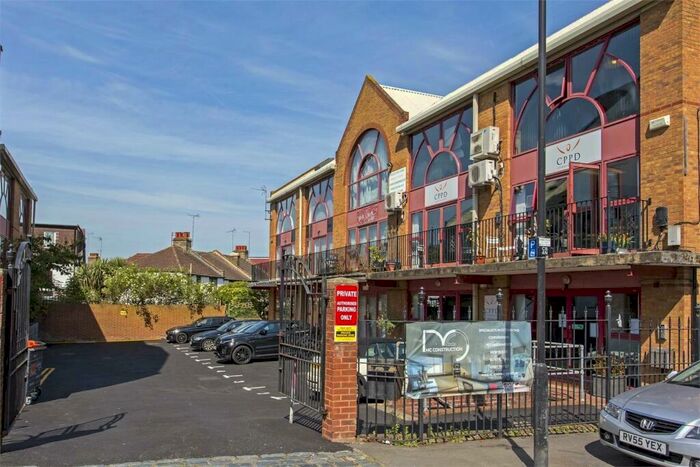 Flat To Rent In Palace Gate Mews, The Campsbourne, Hornsey, N8