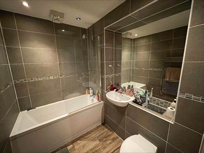 2 Bedroom Flat To Rent In Ashton Drive, Bristol, BS3