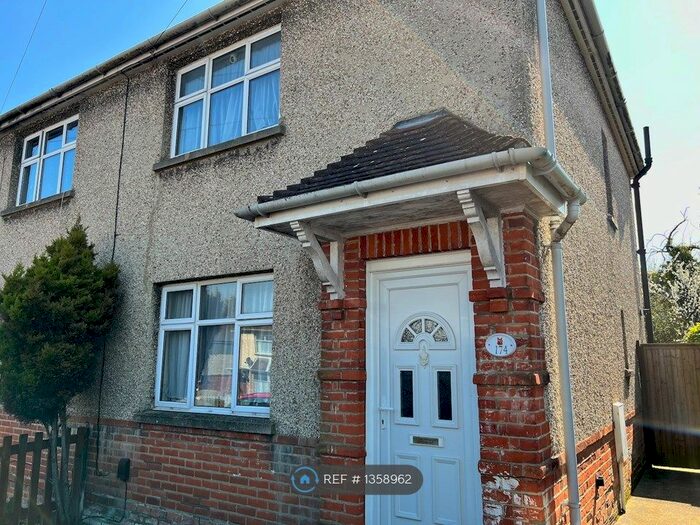 3 Bedroom Semi-Detached House To Rent In Bluebell Road, Southampton, SO16