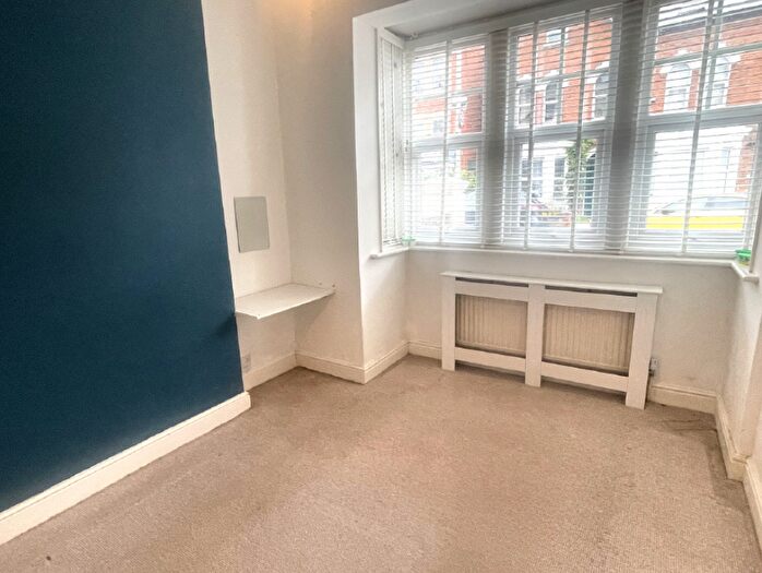 1 Bedroom Flat For Sale In Milman Road, Reading, RG2
