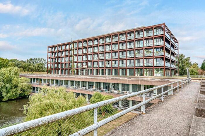 1 Bedroom Apartment To Rent In Lake Shore Drive, Bristol, BS13