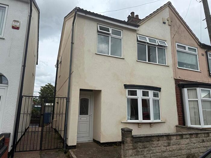 3 Bedroom House To Rent In Somersall Street, Mansfield, NG19