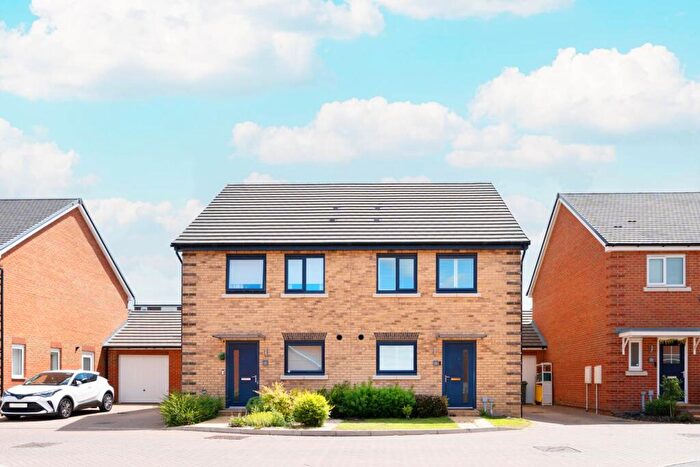 3 Bedroom Semi Detached House For Sale In Dante Way, Epsom, KT19