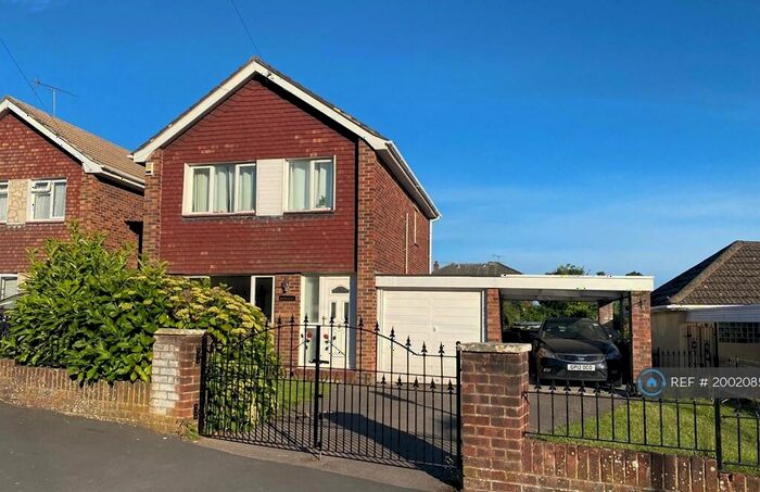 3 Bedroom Detached House To Rent In Warren Close, Southampton, SO16